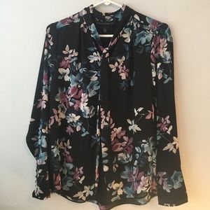 White House Black Market Black/River Teal blouse
